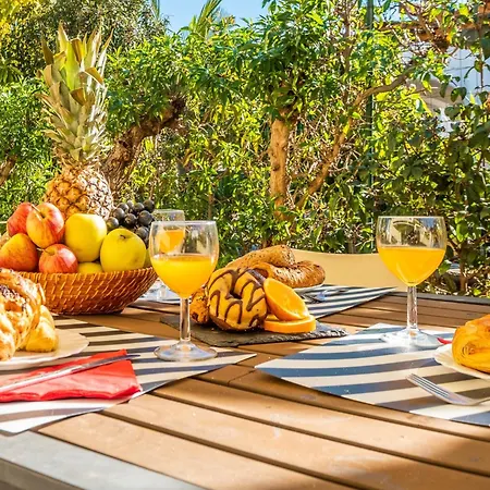 Villa In Albufeira Near Beach And Marina