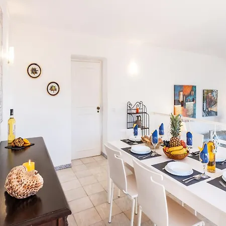 Villa In Albufeira Near Beach And Marina Albufeira