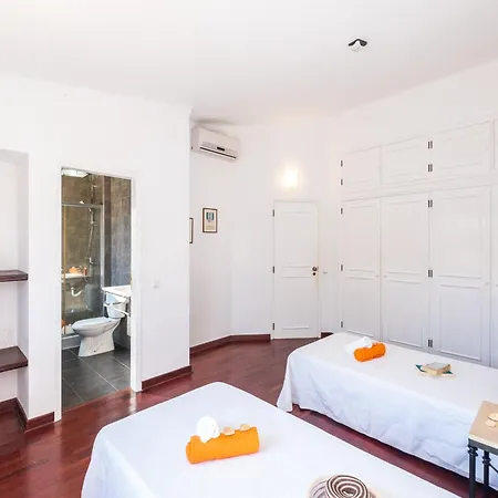 Villa In Albufeira Near Beach And Marina فيلة