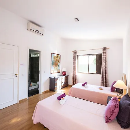 Villa In Albufeira Near Beach And Marina فيلة