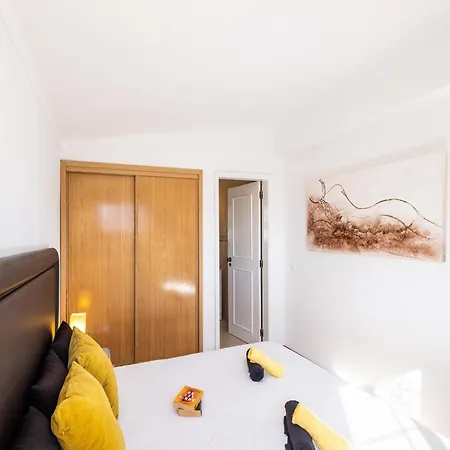 Villa In Albufeira Near Beach And Marina Villa *
